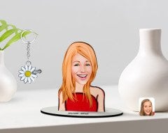 Kişiye Özel Kadın Karikatürlü 3D Ahşap Biblo ve İsimli Silver Papatya Anahtarlık-33