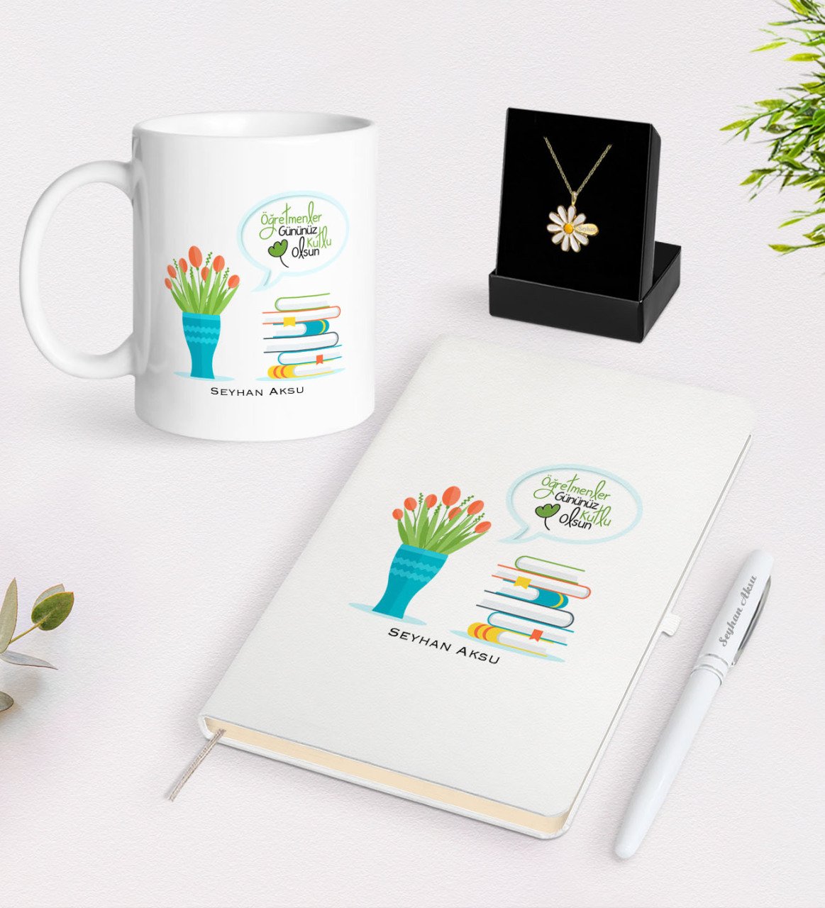 Kişiye Özel Öğretmenler Günümüz Kutlu Olsun Beyaz Kupa Defter Kalem ve İsimli Papatya Kolye Hediye Seti-3