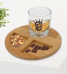 Kişiye Özel Kral Tasarımlı Viski Bardağı ve Doğal Masif Ahşap Yuvarlak Sunum Tabağı Çerezlik Hediye Seti-1