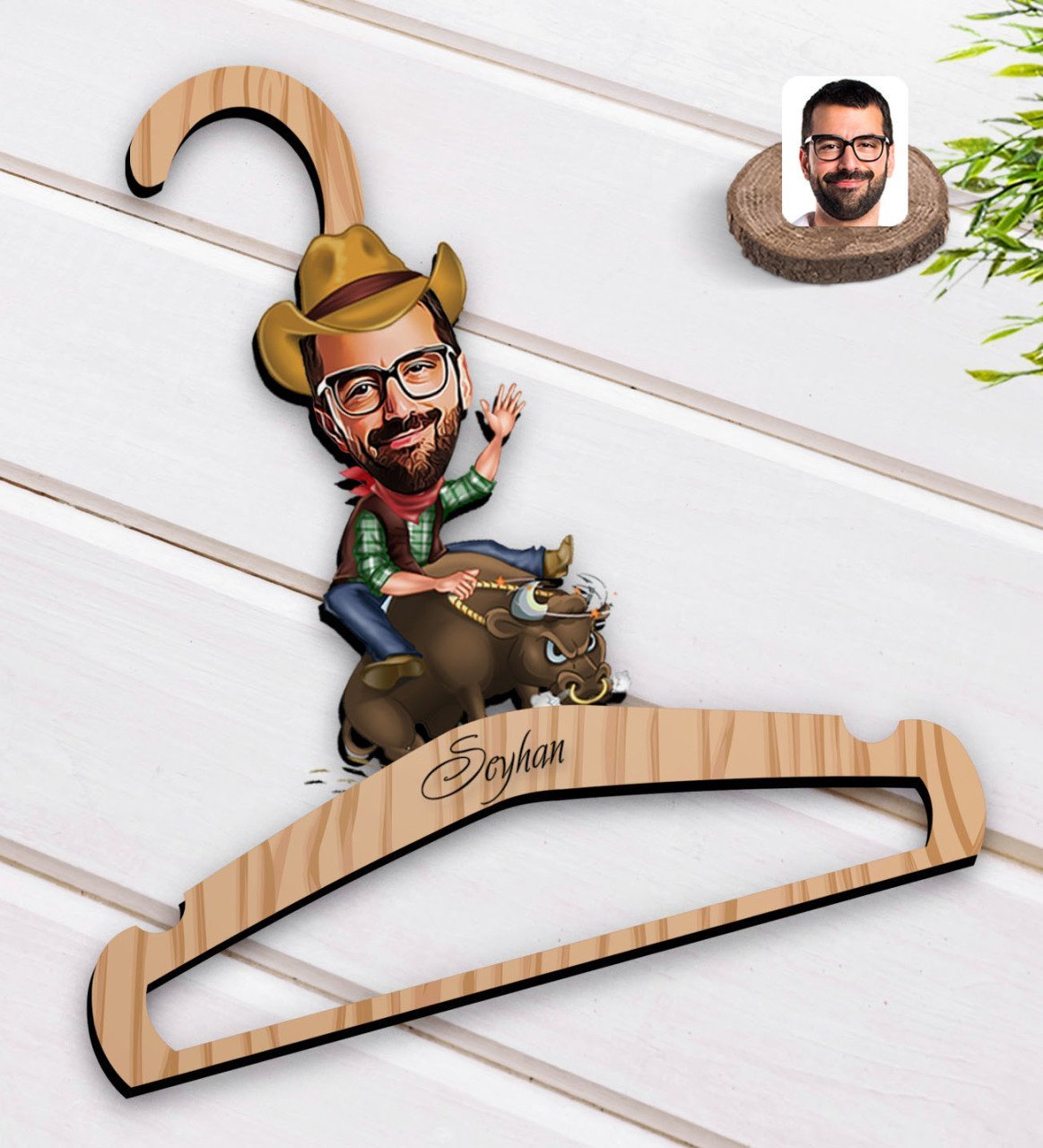 Kişiye Özel Rodeo Karikatürlü Standart Boy Ahşap Elbise Askısı-1