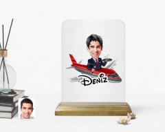 Kişiye Özel Erkek Host Uçuş Görevlisi Karikatürlü Ahşap Standlı Çerçeve