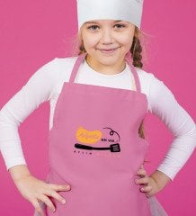 Kişiye Özel Mutfakta Biri Var Tasarımlı Kız Çocuk Pembe Mutfak Önlüğü-2