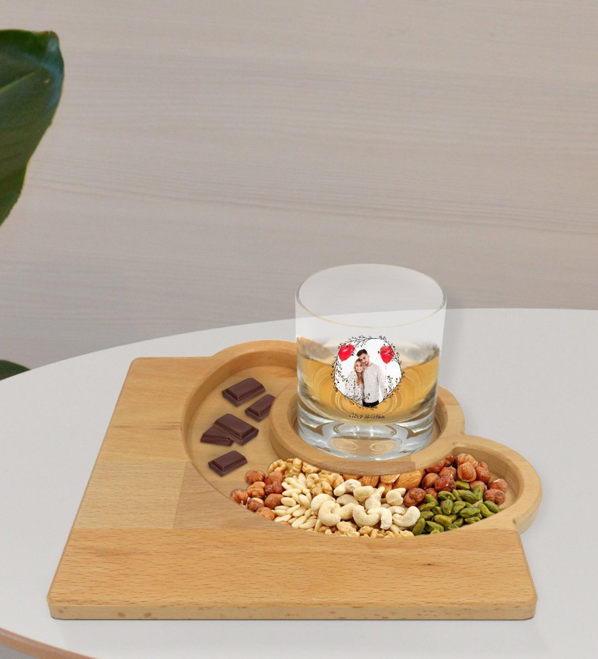 Kişiye Özel İsimli Fotoğraflı Viski Bardağı ve Doğal Masif Ahşap Yarım Ay Sunum Tabağı Çerezlik Hediye Seti-26