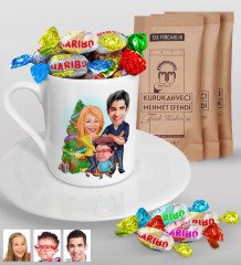 Kişiye Özel Yeni Yıl Aile Karikatürlü Türk Kahvesi Fincanı Mehmet Efendi Kahve ve Haribo Şeker Hediye Seti-3