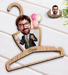 Kişiye Özel Erkek Doğum Günü Karikatürlü Standart Boy Ahşap Elbise Askısı-3