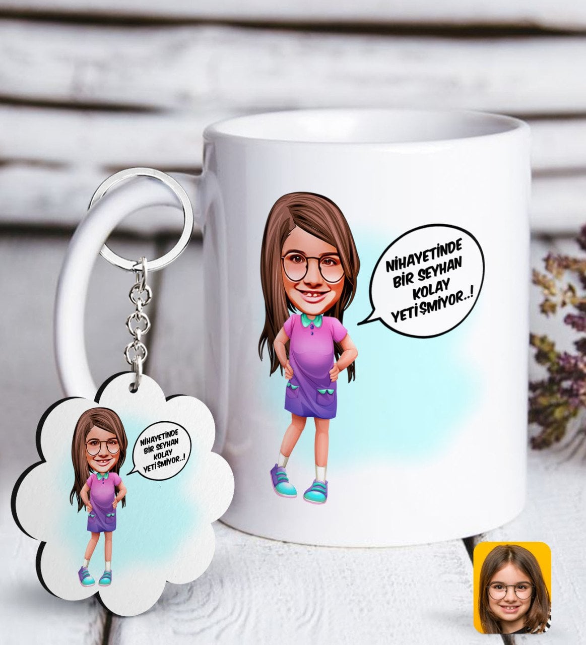 Kişiye Özel Kız Çocuk Kolay Yetişmiyor Karikatürlü Beyaz Kupa ve Anahtarlık Hediye Seti-5