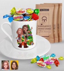 Kişiye Özel Yeni Yıl Kız Kardeşler Karikatürlü Türk Kahvesi Fincanı Mehmet Efendi Kahve ve Haribo Şeker Hediye Seti-2