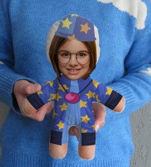 Kişiye Özel Fotoğraflı Çocuk Kostümlü Bebek Yastık-1