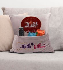 BK Gift Kişiye Özel Yılbaşı Tasarımlı Organizer Kumanda ve Atıştırmalık Cepli Pembe Kırlent Yastık, Yılbaşı Hediyesi- 1, Yeni Yıl Hediyeleri
