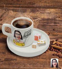 Kişiye Özel Sunum Tabaklı Kadın Kolay Yetişmiyor Karikatürlü Türk Kahvesi Fincanı Model 9