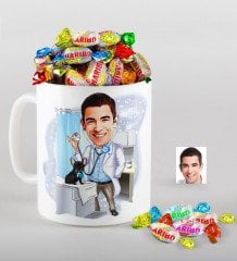 Kişiye Özel Bay Veteriner Hekim Karikatürlü Kupa ve Haribo Fruitbons Şeker Hediye Seti
