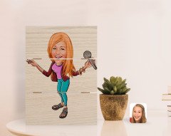 Kişiye Özel Şarkı Söyleyen Kız Karikatürlü Otantik Masaüstü Ahşap Palet Çerçeve-1