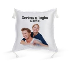 Kişiye Özel Beyaz Püsküllü Saten Kare Yastık Kılıfı