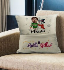 BK Gift Kişiye Özel Yılbaşı Karikatür Tasarımlı Organizer Kumanda ve Atıştırmalık Cepli Krem Kırlent Yastık- 9, Yılbaşı Hediyesi, Yeni Yıl Hediyeleri