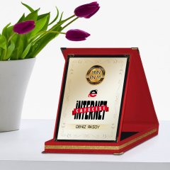 Kişiye Özel Yılın En İyi İnternet Cafecisi Kırmızı Plaket Ödülü - 1