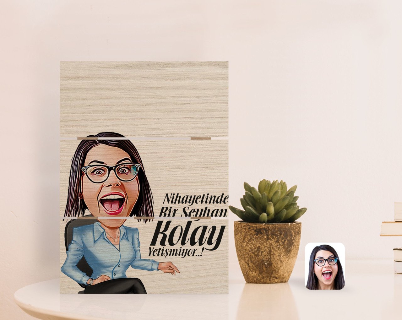 Kişiye Özel Kadın Kolay Yetişmiyor Karikatürlü Otantik Masaüstü Ahşap Palet Çerçeve-2
