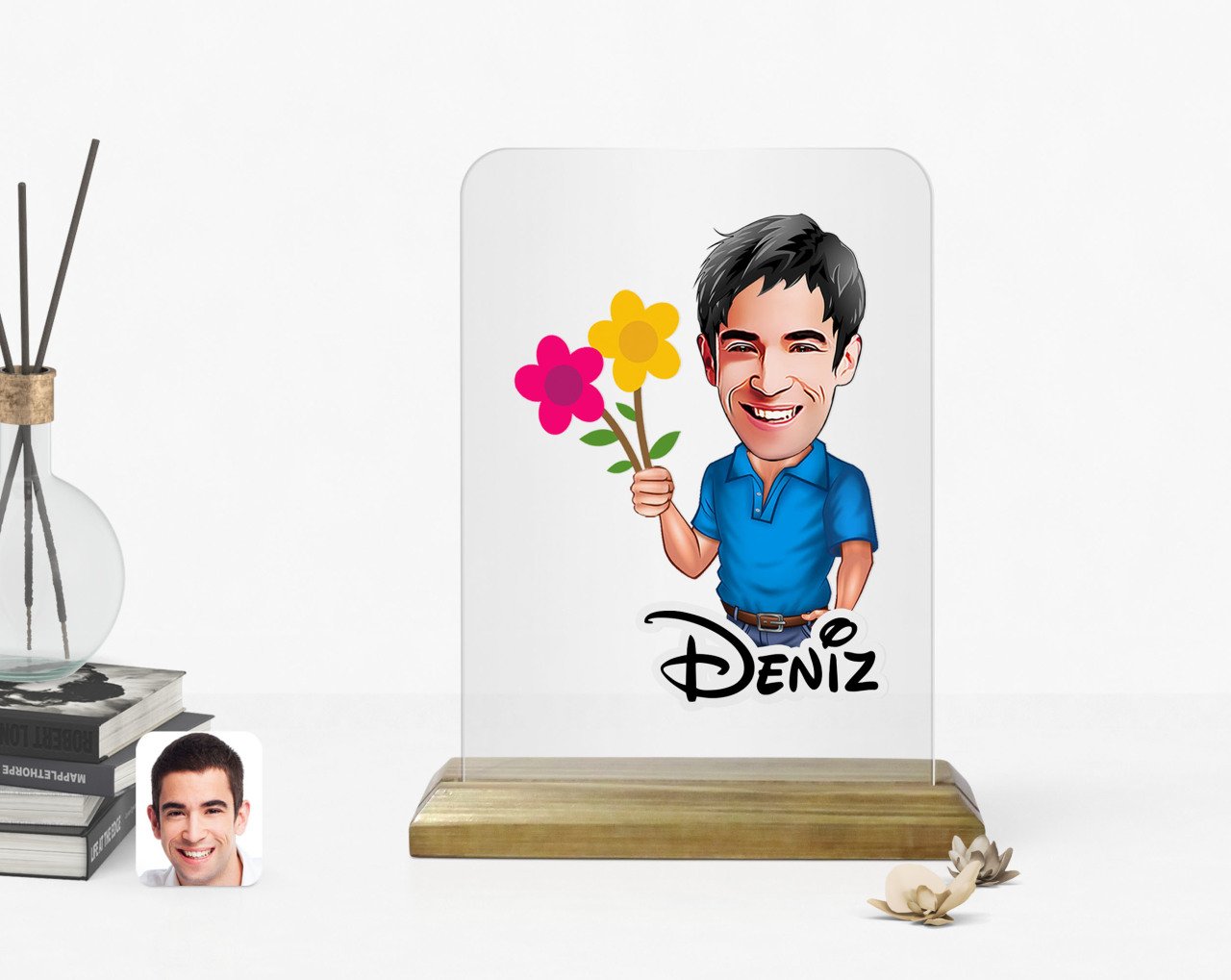 Kişiye Özel Erkek Karikatürlü Ahşap Standlı Çerçeve-1