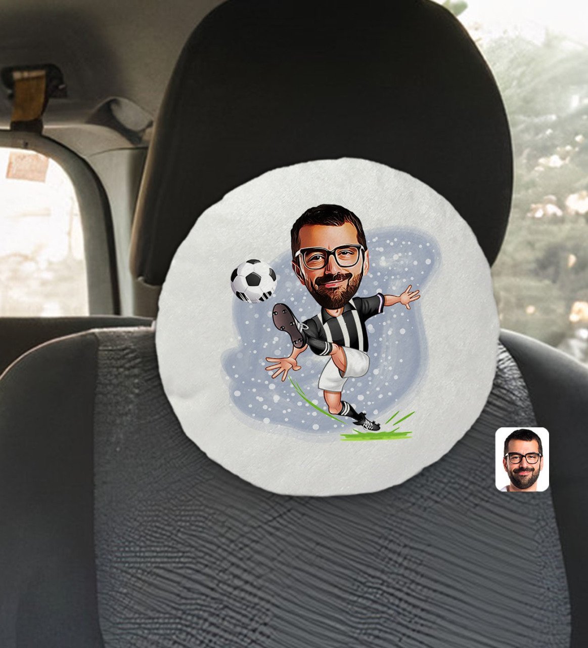 Kişiye Özel Erkek Siyah Beyaz Futbolcu Karikatürlü Yuvarlak Araç Koltuk Yastığı-1