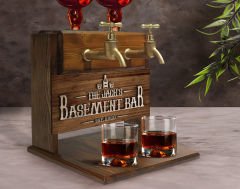 BK Gift Kişiye Özel Kabartma İsimli Çift Musluklu Doğal Ahşap Viski Standı, İçki Standı, Doğum Günü Hediyesi, Ev Hediyesi, Erkek Hediye-4