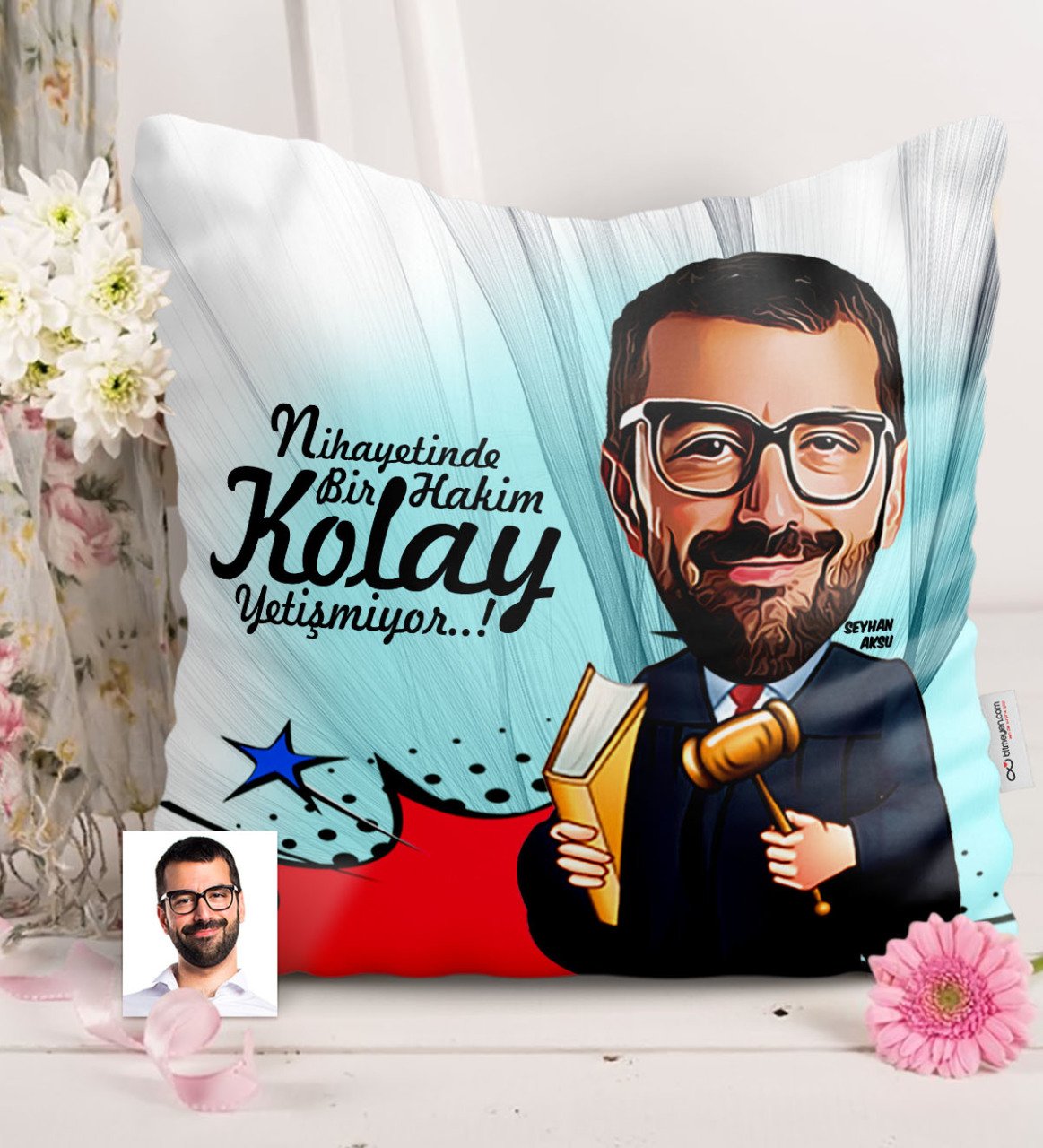 Kişiye Özel Bay Hakim Karikatürlü Saten Yastık - 1