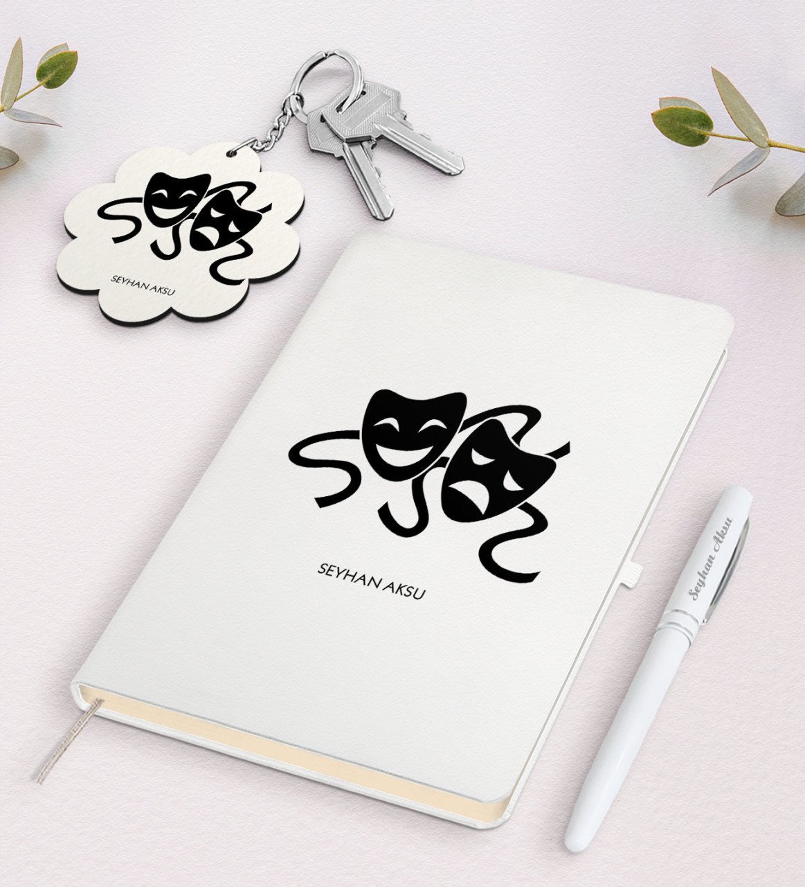 Kişiye Özel Tiyatro Sanatçısı Beyaz Defter Kalem ve Anahtarlık Hediye Seti