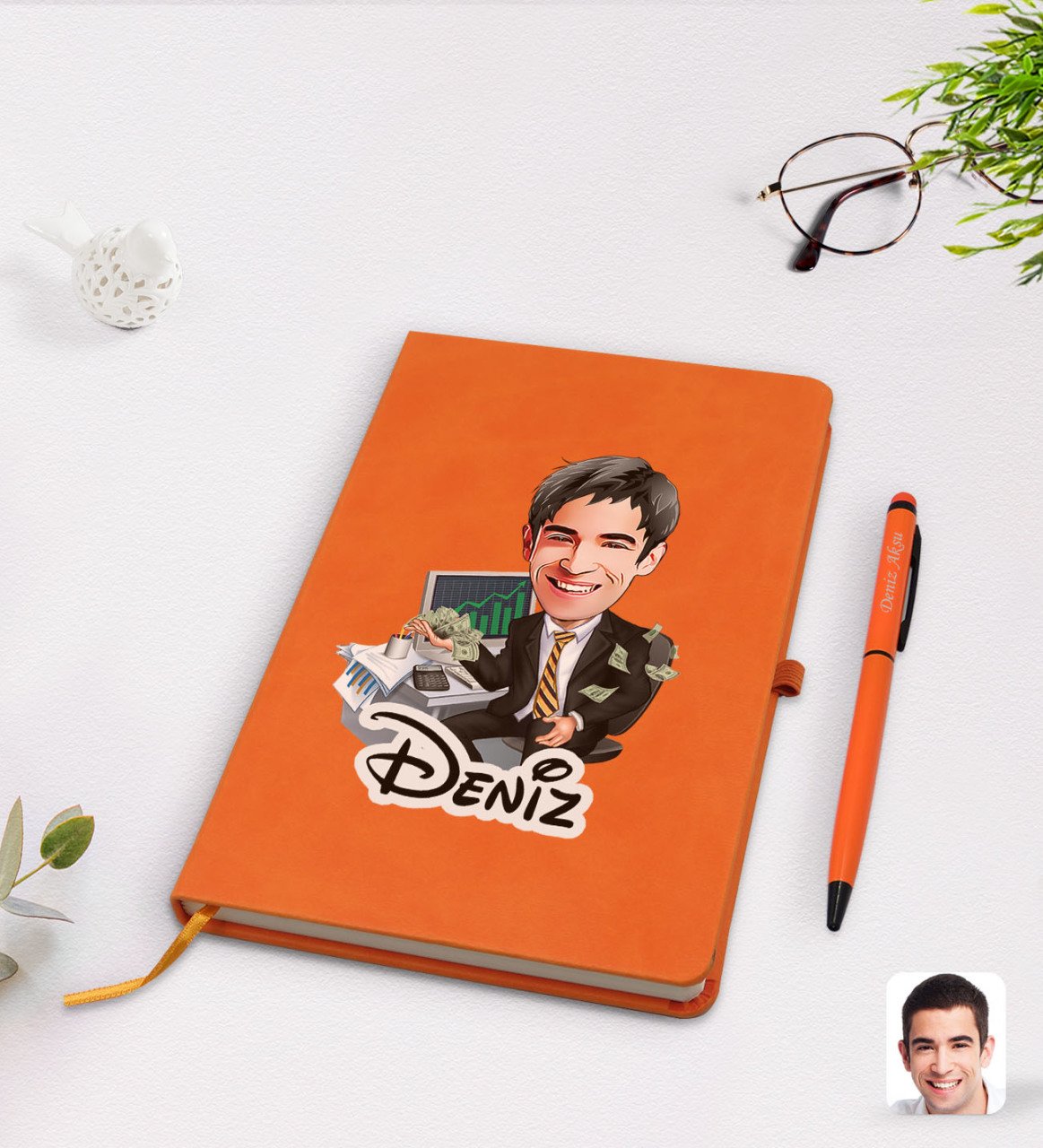 Kişiye Özel Erkek Bankacı Karikatürlü Turuncu Termo Deri Defter Kalem Seti Model 3