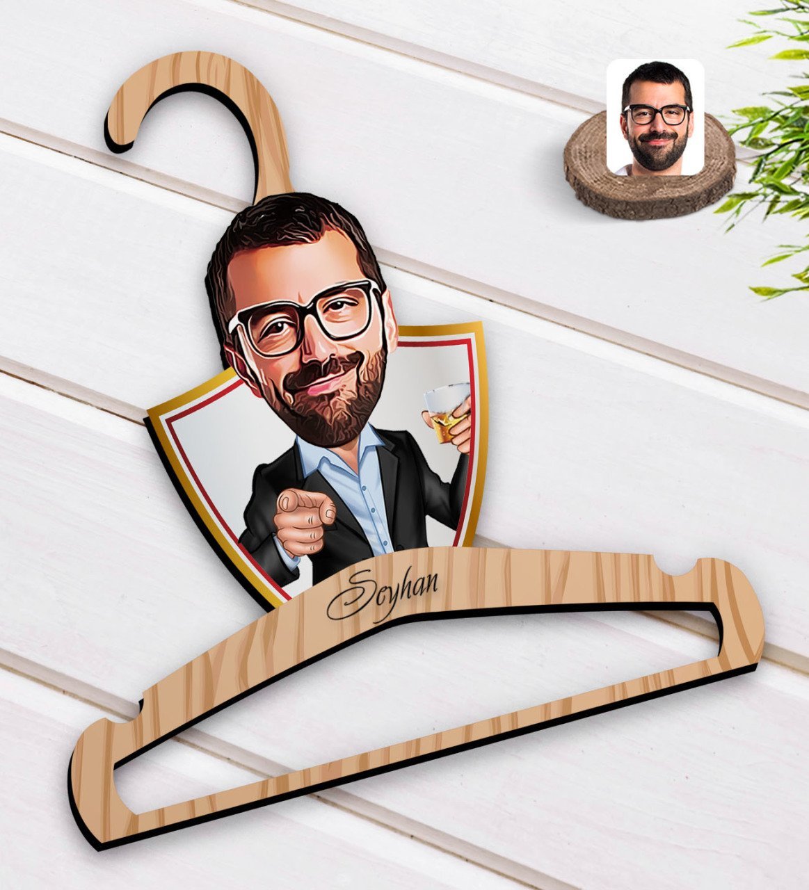 Kişiye Özel Erkek Karikatürlü Standart Boy Ahşap Elbise Askısı-50
