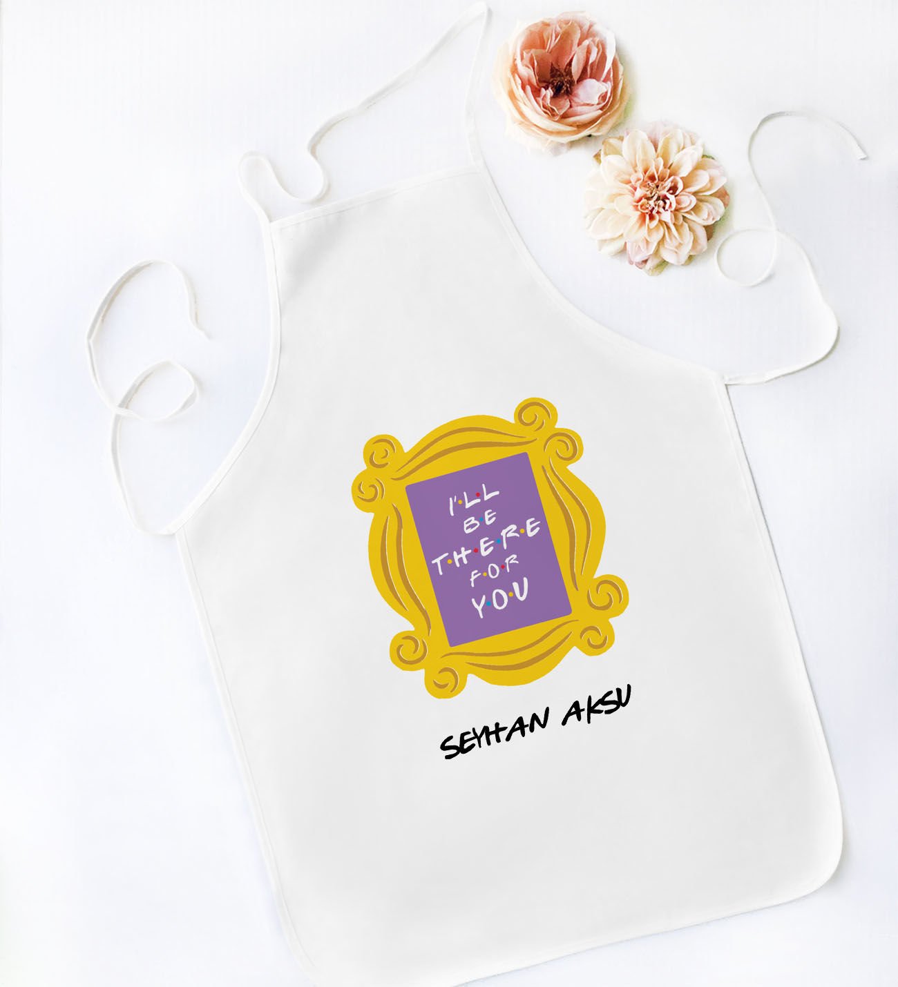 BK Gift Kişiye Özel İsimli Friends Kapı Çerçevesi Tasarımlı Beyaz Mutfak Önlüğü