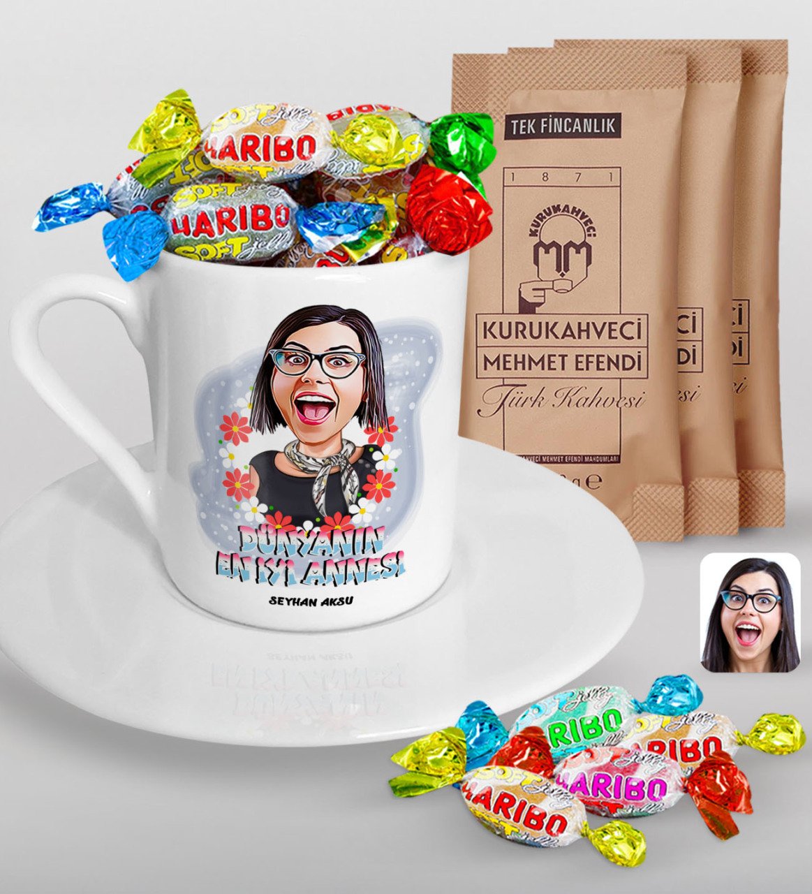 Kişiye Özel Anneler Günü Temalı Dünyanın En İyi Annesi Karikatürlü Türk Kahvesi Fincanı Mehmet Efendi Kahve ve Haribo Şeker Hediye Seti-1