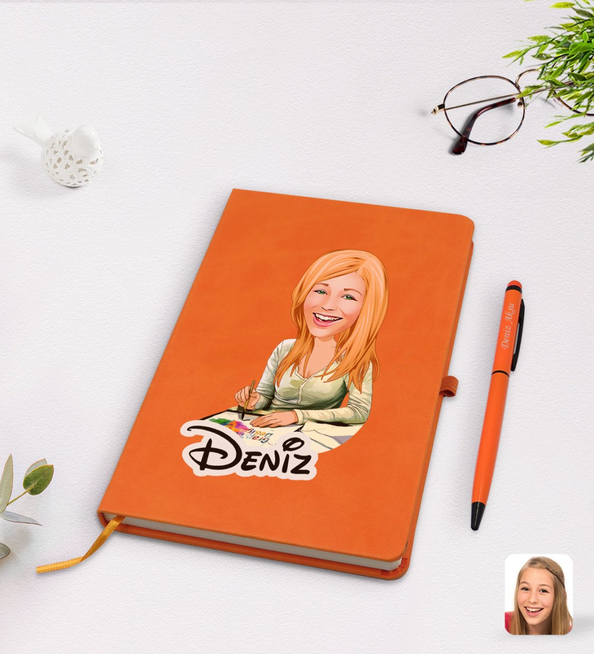 Kişiye Özel Kadın Grafik Tasarımcı Karikatürlü Turuncu Termo Deri Defter Kalem Seti Model 1