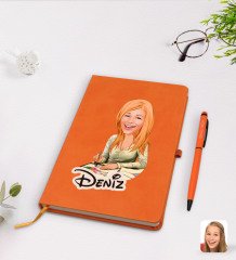 Kişiye Özel Kadın Grafik Tasarımcı Karikatürlü Turuncu Termo Deri Defter Kalem Seti Model 1