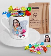 Kişiye Özel Anneler Günü Temalı Ev Hanımı Anne Karikatürlü Türk Kahvesi Fincanı Mehmet Efendi Kahve ve Haribo Şeker Hediye Seti-1