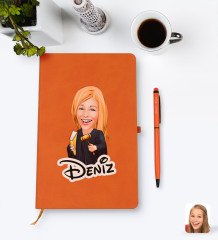 Kişiye Özel Kadın Hakim Karikatürlü Turuncu Termo Deri Defter Kalem Seti Model 1