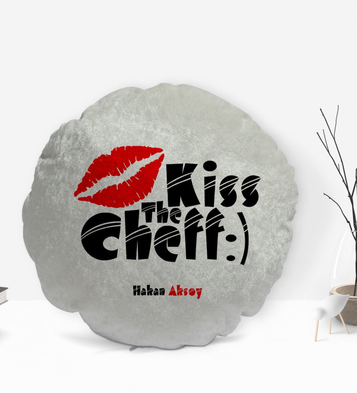 Kişiye Özel İsimli Kiss The Cheff Tasarımlı Yuvarlak Dekoratif Kırlent Yastık-1