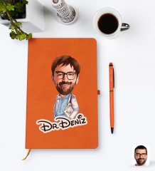 Kişiye Özel Erkek Doktor Karikatürlü Turuncu Termo Deri Defter Kalem Seti Model 8
