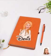 Kişiye Özel Kadın Model Karikatürlü Turuncu Termo Deri Defter Kalem Seti Model 2