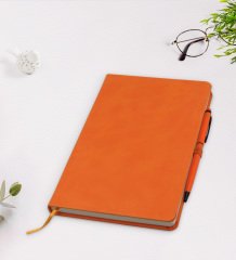 Kişiye Özel Kadın Nihayetinde Karikatürlü Turuncu Termo Deri Defter Kalem Seti Model 1