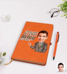 Kişiye Özel Erkek Nihayetinde Karikatürlü Turuncu Termo Deri Defter Kalem Seti Model 2