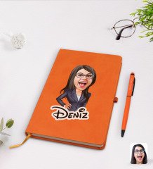 Kişiye Özel Kadın Patron Karikatürlü Turuncu Termo Deri Defter Kalem Seti Model 4