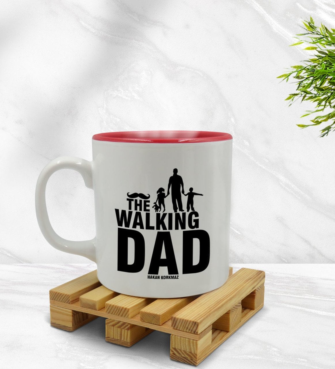 Kişiye Özel Walking Dad Tasarımlı İçi Kırmızı Renkli Kupa Bardak Model 2
