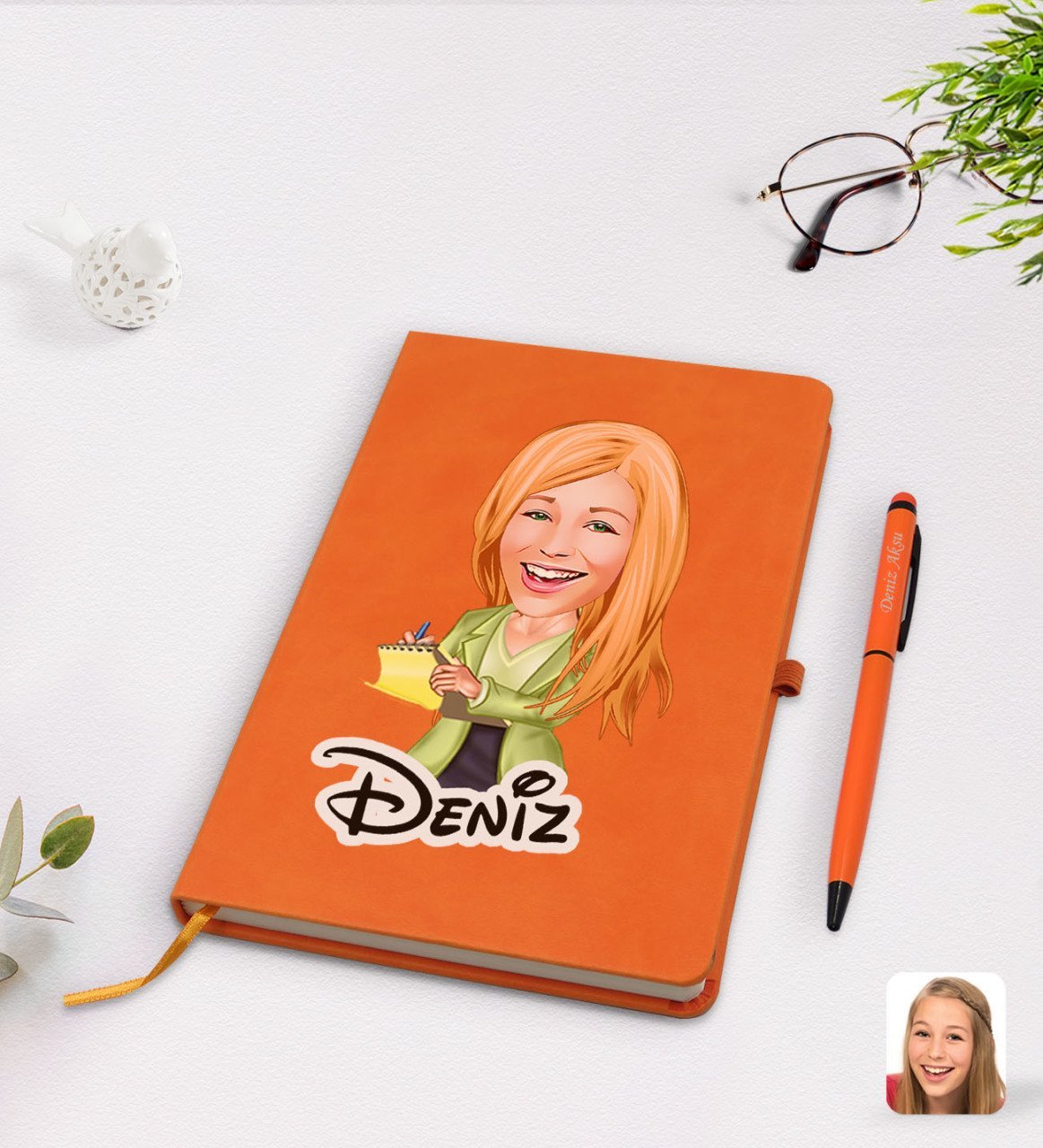 Kişiye Özel Kadın Asistan Karikatürlü Turuncu Termo Deri Defter Kalem Seti Model 2