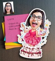 Kişiye Özel Bayan Doğum Günü Karikatürlü Ahşap Magnet