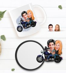 Kişiye Özel Motorcu Sevgililer Karikatürlü Beyaz Kupa ve Ahşap Bardak Altlığı Hediye Seti-1