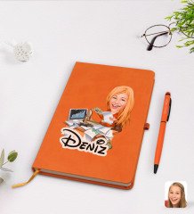 Kişiye Özel Kadın Bankacı Karikatürlü Turuncu Termo Deri Defter Kalem Seti Model 1