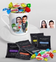 Kişiye Özel Evleniyoruz Karikatürlü Türk Kahvesi Fincanı Selamlique Karışık Türk Kahvesi ve Haribo Şeker Hediye Seti-1