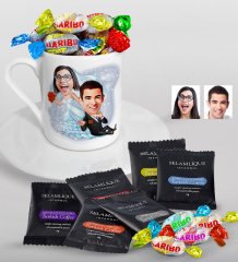 Kişiye Özel Evleniyoruz Karikatürlü Türk Kahvesi Fincanı Selamlique Karışık Türk Kahvesi ve Haribo Şeker Hediye Seti-2