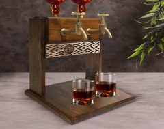 BK Gift Kişiye Özel Kabartma İsimli Çift Musluklu Doğal Ahşap Viski Standı, İçki Standı, Doğum Günü Hediyesi, Ev Hediyesi, Erkek Hediye-15