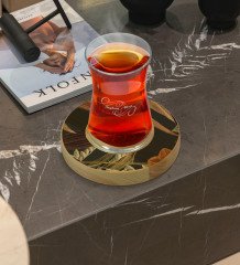 Kişiye Özel Çiçekler Tasarımlı Doğal Ahşap Tabaklı Heybeli Çay Bardağı Model 4