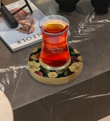 Kişiye Özel Çiçekler Tasarımlı Doğal Ahşap Tabaklı Heybeli Çay Bardağı Model 6