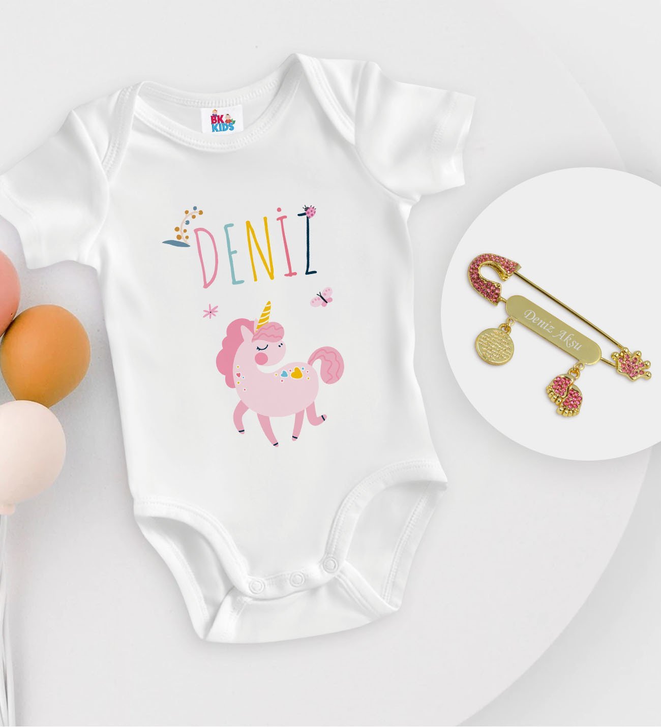BK Kids Kişiye Özel İsimli Beyaz Bebek Body Zıbın ve Kız Bebek İğnesi Hediye Seti-4
